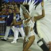 Sheron Menessez samba no desfile da Portela
