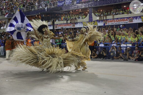 A porta-bandeira Selminha Sorriso e o mestre sala Claudinho tiveram pontuação máxima com os jurados no desfile da Beija-Flor, no Carnaval do Rio de Janeiro