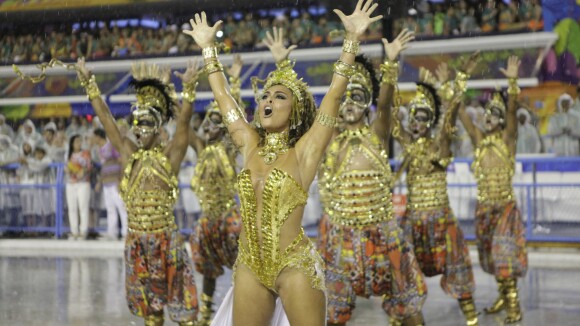Juliana Paes dá apoio à Viradouro após rebaixamento no Carnaval 2015: 'Coragem!'