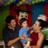 Juliana Knust festejou o aniversário do filho Mateus, de 4 anos, ao lado do marido, Gustavo Machado, no Rio