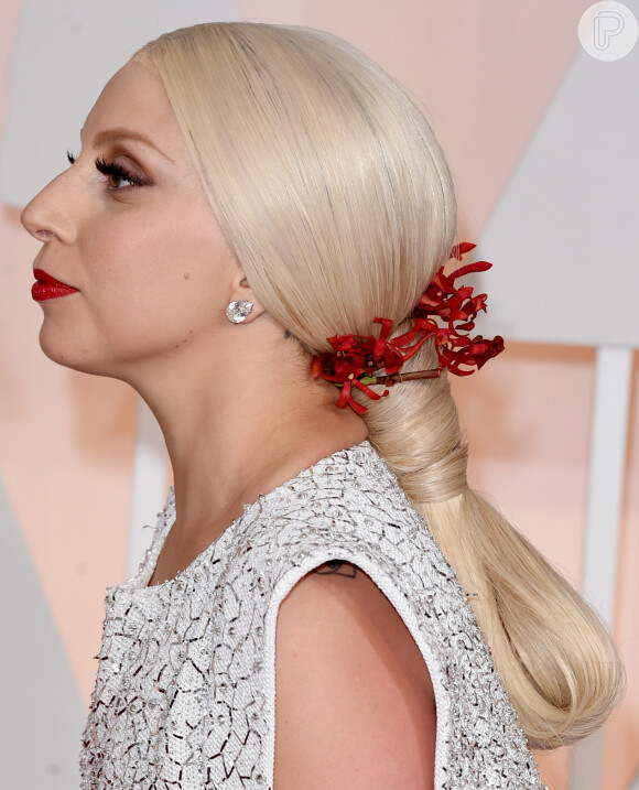 Lady Gaga usou penteado estiloso no Oscar