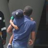 Taís Araújo e Lázaro Ramos passeiam com o filho mais velho no Rio, nesta quarta-feira, 25 de fevereiro de 2015