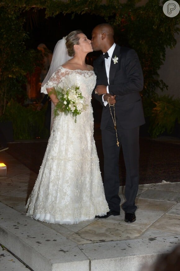 Thiaguinho e Fernanda Souza se casaram na última terça-feira, 24 de fevereiro de 2015. 'Agradeço a Deus por colocar uma pessoa tão especial na minha vida', disse ele