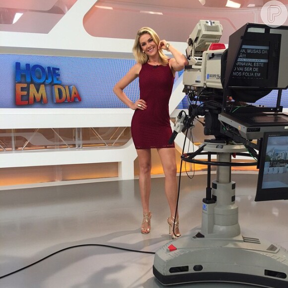 Ana na voltou a apresentar o programa 'Hoje em Dia' pelas manhãs em janeiro de 2015
