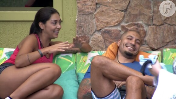 Fernando e Amanda estão mais próximos desde a saída de Aline da casa do 'BBB15'