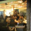 Priscila Fantin se diverte em bar na Zona Oeste do Rio de Janeiro