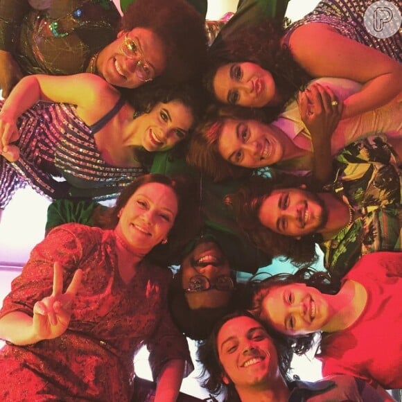Alice postou no seu Instagram uma foto com o elenco de 'Boogie Oogie', que acaba essa semana