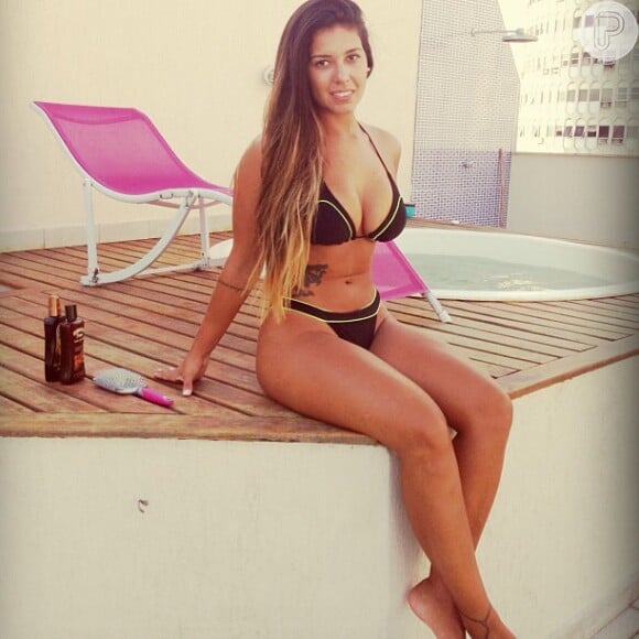 Nova namorada de Micael Borges, Heloisy Oliveira exibe corpão no Instagram