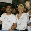 Xuxa ganhou uma aliança de Junno Andrade e postou a foto da joia no Facebook
