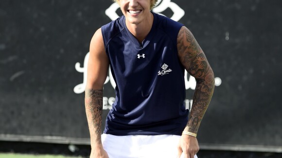 Justin Bieber joga tênis em evento beneficente: 'Feliz em fazer parte disso'