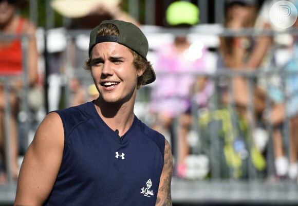 Além do tênis, Justin já mostrou que é bom em outros tipos de esporte, como o boxe e o futebol. No 'Desert Smash', o cantor disputou uma partida com a tenista canadense Eugenie Bouchard