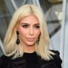Agora, Kim Kardashian está loira platinada