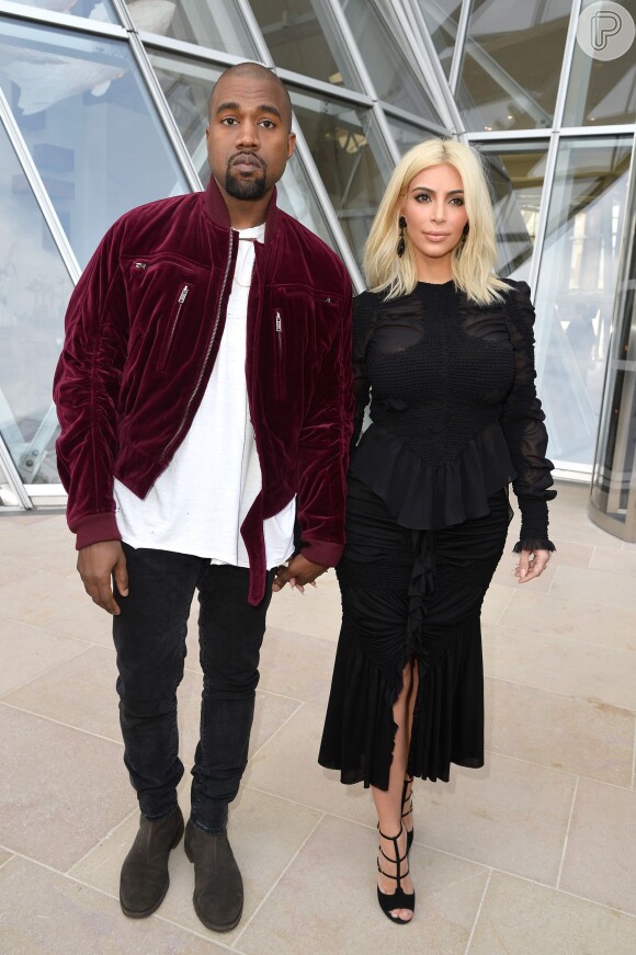 Kim Kardashian está em Paris com Kanye West