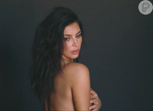 Kim Kardashian surge nua em vídeo promocional da 10ª temporada do 'Keep Up With The Kardashians'