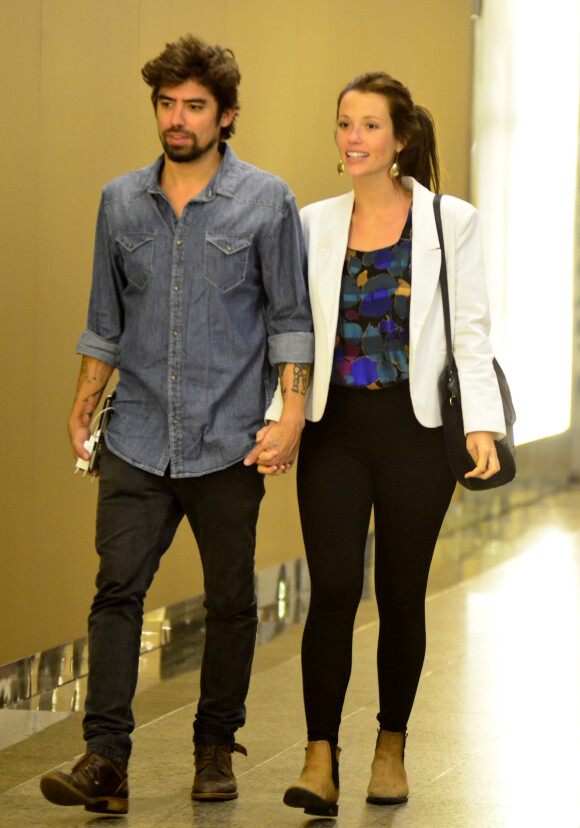 Juliana Didone com o namorado, o artista plástico Flávio Rossi