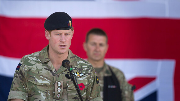 Príncipe Harry deixa o Exército após 10 anos de serviço: 'Decisão difícil'