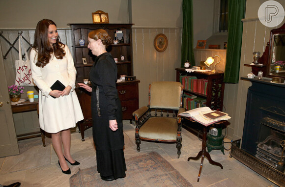 Kate Middleton está grávida de oito meses de seu segundo filho. Ela visitou o set da série 'Downton Abbey' na última semana