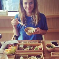 Drew Barrymore mostra fotos da viagem ao Japão com o marido: 'Sayonara'