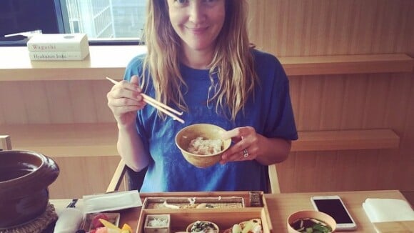 Drew Barrymore mostra fotos da viagem ao Japão com o marido: 'Sayonara'