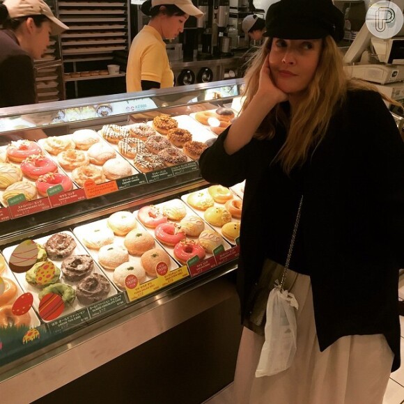Drew Barrymore posta foto com comidas típicas do Japão