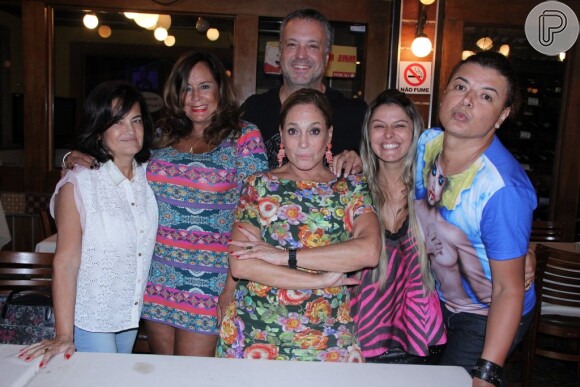 Susana Vieira comemorou o aniversário da irmã Susana Gonçalves, nesta quarta-feira, 18 de março de 2015, em uma churrascaria, na Barra da Tijuca, Zona Oeste do Rio de Janeiro