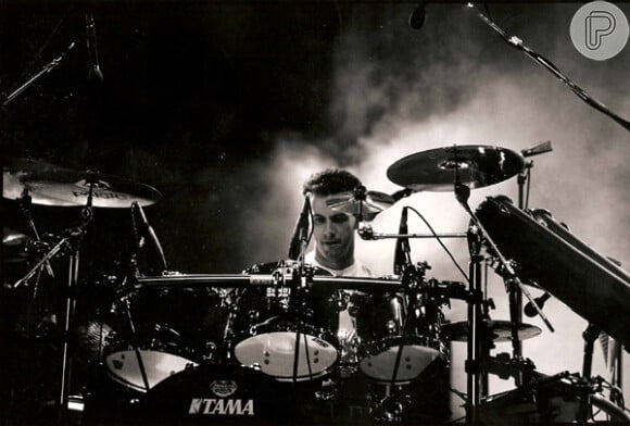 João Barone substituiu o baterista Vital, quando o integrante faltou a uma apresentação, na Universidade Rural do Rio de Janeiro, em 1982