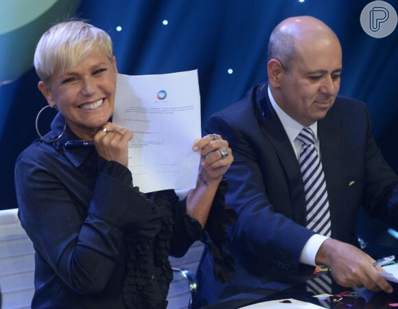 Xuxa assinou contrato com a Record no início de março