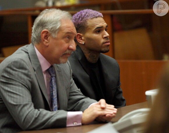 O juiz James Brandlin determinou que Chris Brown completou os termos de sua sentença e está livre do crime que cometeu em 2009, quando espancou a, então namorada, Rihanna