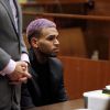 'Estou livre da liberdade condicional. Obrigado meu Deus', escreveu Chris Brown em sua conta no Twitter