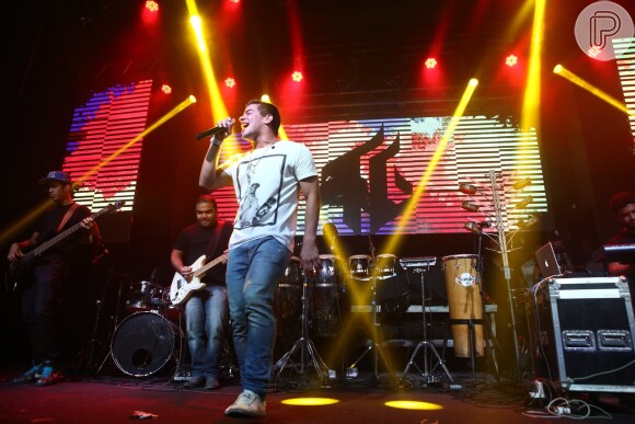 Thiago Martins faz show no evento Verão 021, na boate 021, na Barra da Tijuca, Zona Oeste o Rio de Janeiro, em 22 de março de 2015