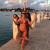 Eliana se diverte com amigas em Miami e exibe boa forma