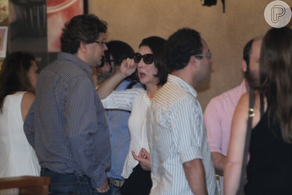 O corpo de Claudio Marzo foi velado nesta quinta-feira, 26 de março de 2015, no cemitério Memorial do Carmo, no bairro do Caju, na Zona Portuária do Rio. Familiares e amigos famosos do ator, que morreu na madrugada do último domingo, foram prestar as últimas homenagens