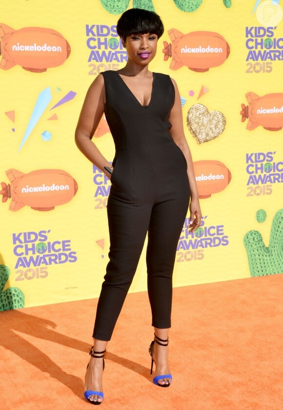 Jennifer Hudson ficou superelegante com este macacão preto no Kids' Choice Awards