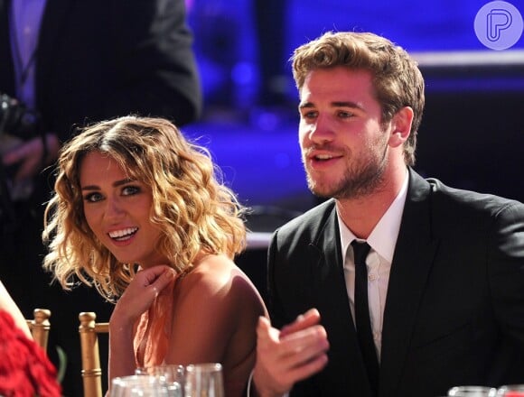 Miley Cyrus e Liam Hemsworth estão com problemas no noivado porque os irmãos do ator não aprovam o romance, segundo informações da revista 'US', nesta quarta-feira, 8 de maio de 2013
