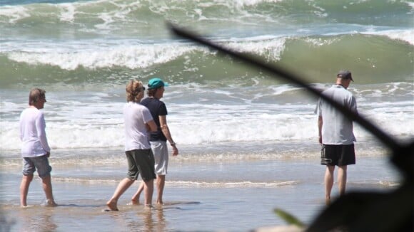 Paul McCartney curte dia de folga da turnê em praia da Bahia