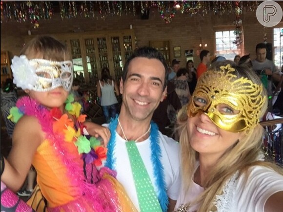 Ticiane Pinheiro levou o namorado, César Tralli, para passar o Carnaval de 2015 junto com a filha, Rafaella Justus, em uma fazenda