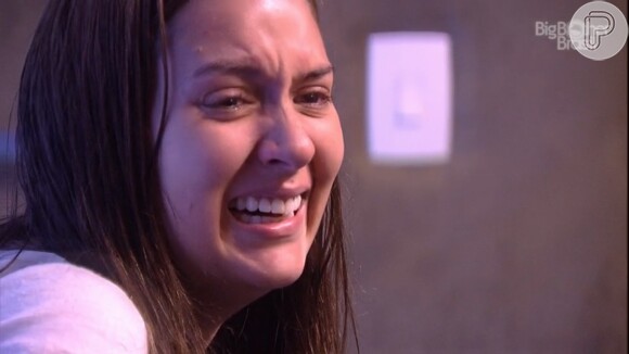 Tamires chorou muito quando desistiu do 'Big Brother Brasil 15'