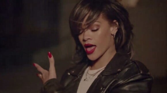 Rihanna lança clipe de 'American Oxygen' e Barack Obama aparece no vídeo. Veja!
