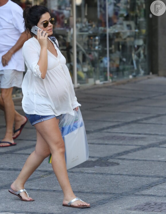 Vanessa Giácomo engordou aproximadamente 10kg durante a gravidez da filha Maria
