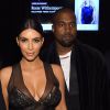 Kim Kardashian e Kanyw West posam no evento de gala, em Nova York