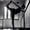 Alinne Moraes praticou exercícios mais leves durante a gravidez e não abandonou as aulas de balé