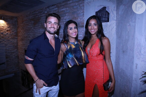 Amanda reencontra Talita e Rafael na festa de aniversário do ex-BBB
