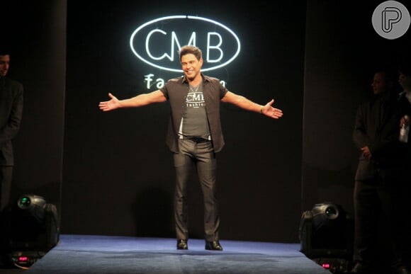 Zezé Di Camargo fez sua estreia nas passarelas na 15ª Edição do CMB Fashion, em Goiânia, nesta terça-feira, 28 de abril de 2015