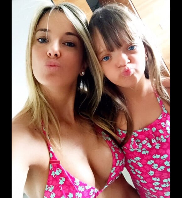 Ticiane Pinheiro posa com a filha, Rafaella, em foto no Instagram