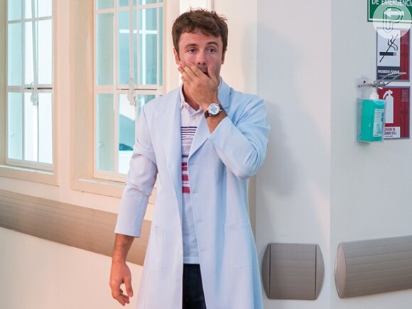 Por amor à Bia (Raquel Fabbir), Israel (Kayky Brito) resolve engordar para provar que a ama