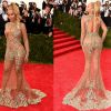 Beyoncé brilhou no Met Gala 2015 ao aparecer com um vestido da grife Givenchy supertransparente, que só escondeu algumas partes do seu corpo pelos detalhes bordados