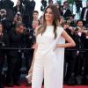 Isabeli Fontana escolhe macacão branco para ir ao Festival de Cannes 2013