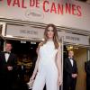Isabeli Fontana posa para foto no Festival de Cannes 2013