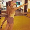 Angélica compartilhou no Instagram foto de sua primeira aula de balé, nesta quarta-feira, 6 de abril de 2015