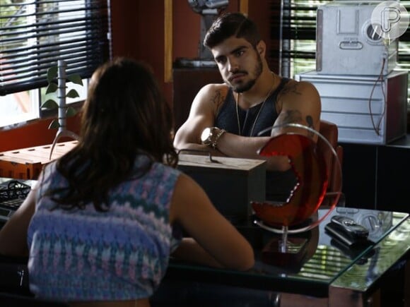 Caio Castro vira destaque nas redes sociais ao dar vida ao vilão Grego, na estreia da novela 'I Love Paraisópolis'
